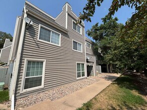 Building Photo - $200 Off First Month - Charming Ground-Level Apartment in the Heart of Fort Collins