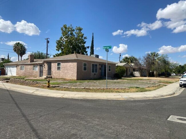 Building Photo - 309 Griffiths St