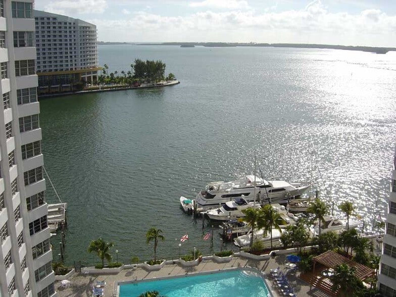 Building Photo - 825 Brickell Bay Dr