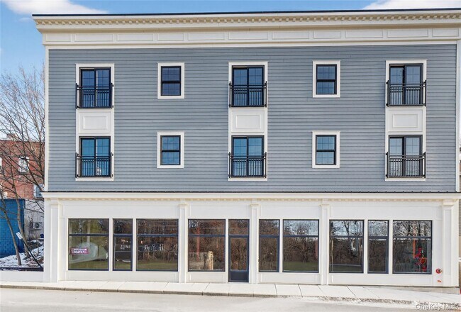 Building Photo - 10 Market St