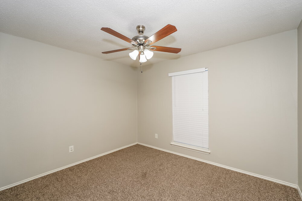 Building Photo - 903 Crestwood Dr