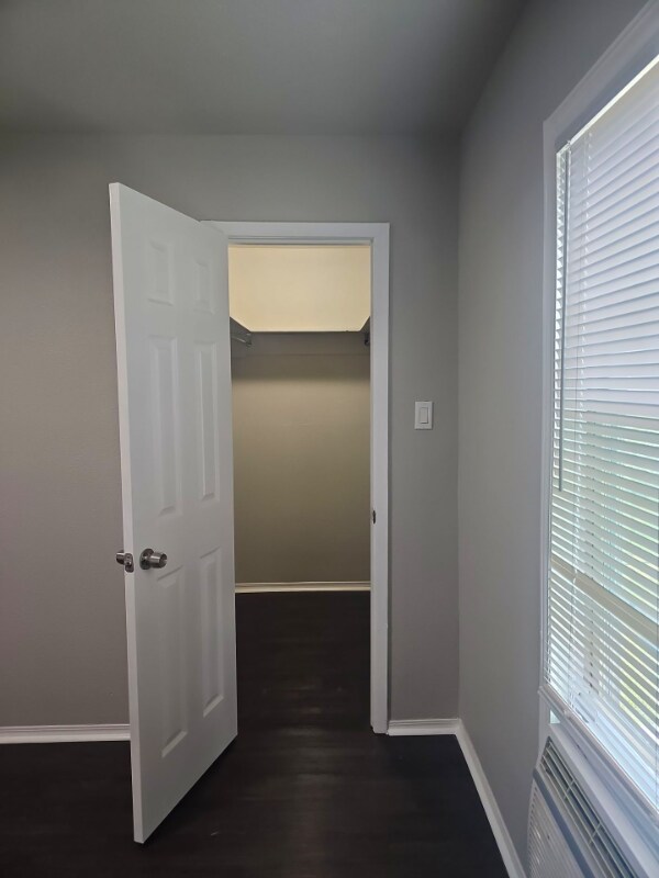 Building Photo - 5003 Lark Ave