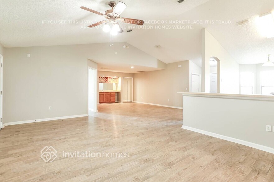 Building Photo - 9785 Oxford Station Dr