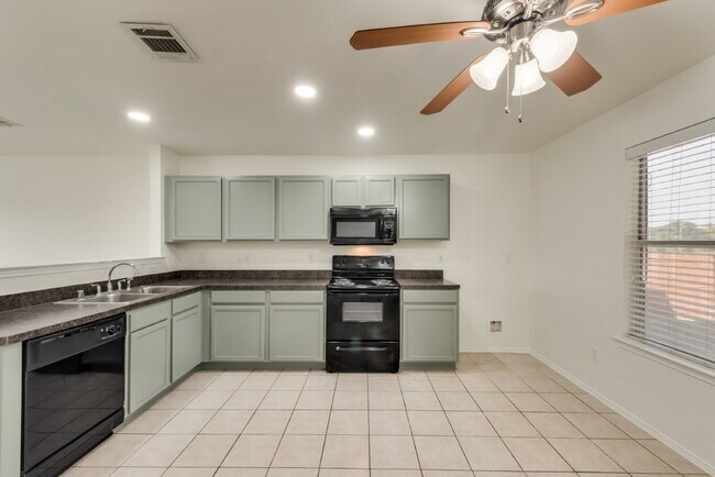 Building Photo - 1161 Condor Dr