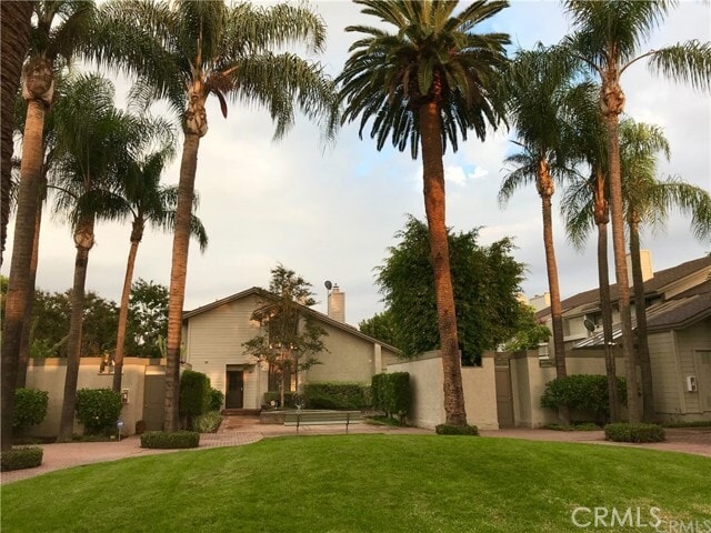 Building Photo - 2220 E Chapman Ave