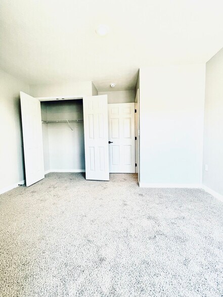 Building Photo - 20877 South Ct