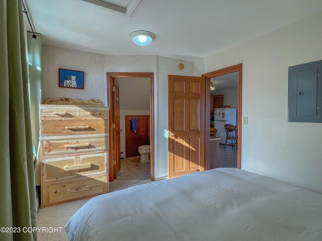 Building Photo - 59900 Winter Wren Ct