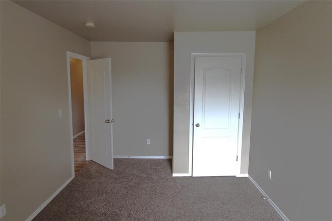 Building Photo - 4518 SE 77th St