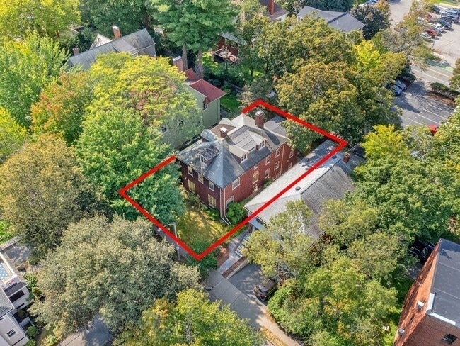 Building Photo - 30 Stetson St