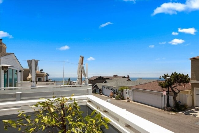 Building Photo - 181 Sunset Terrace