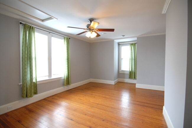 Building Photo - Charming Historical Renovated 3 bedroom 2 ...