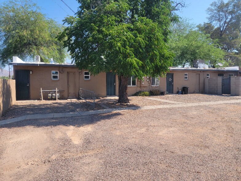 Building Photo - 2860 N Alvernon Way