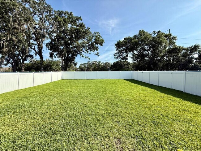 Building Photo - 10252 Shady Preserve Dr