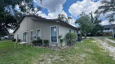 Building Photo - 217 Loring Ct