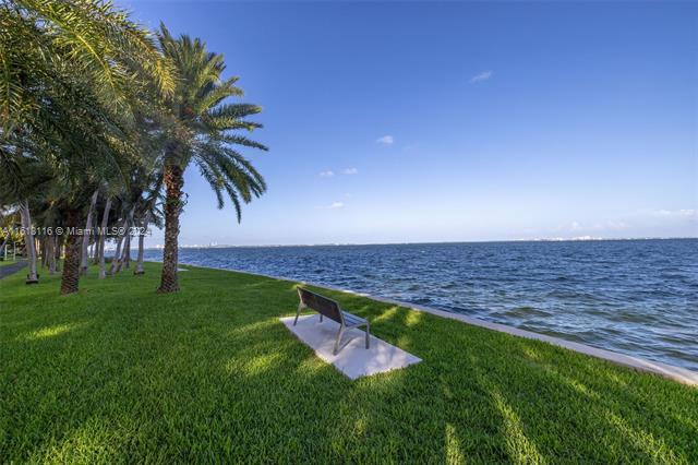 Building Photo - 1 Grove Isle Dr