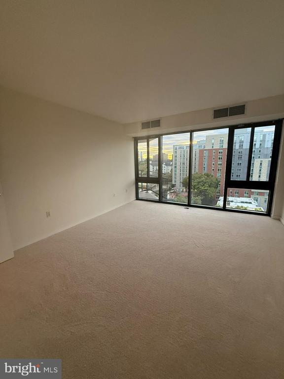 Building Photo - 1530 Key Blvd