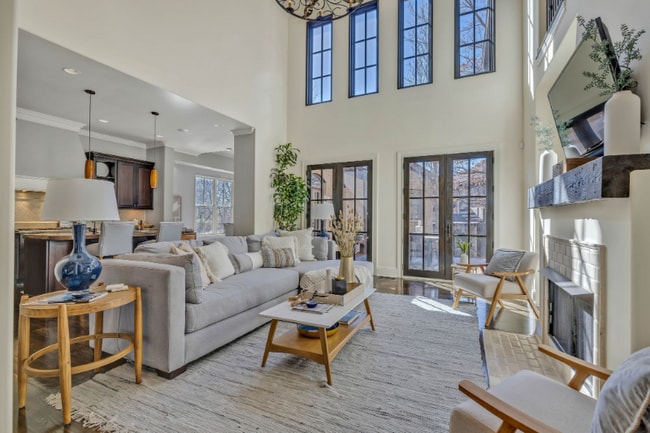 Building Photo - 1127 Glendale Ln