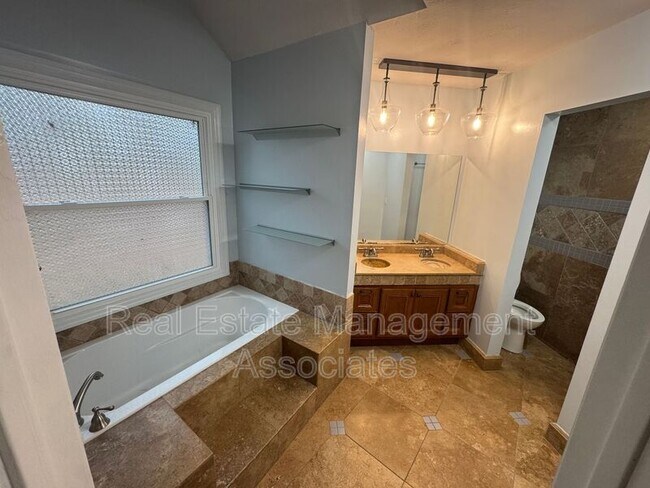 Building Photo - 129 Wagon Wheel Cir