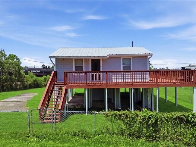 Building Photo - 4416 Thompson Ave