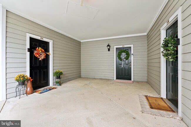 Building Photo - 13085 Autumn Woods Way