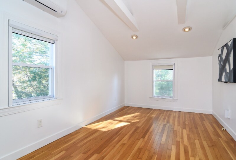 Building Photo - 7 Ferndale Rd