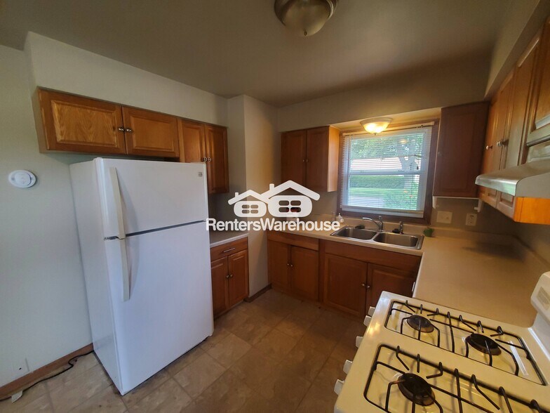 Building Photo - 6980 N 41st St