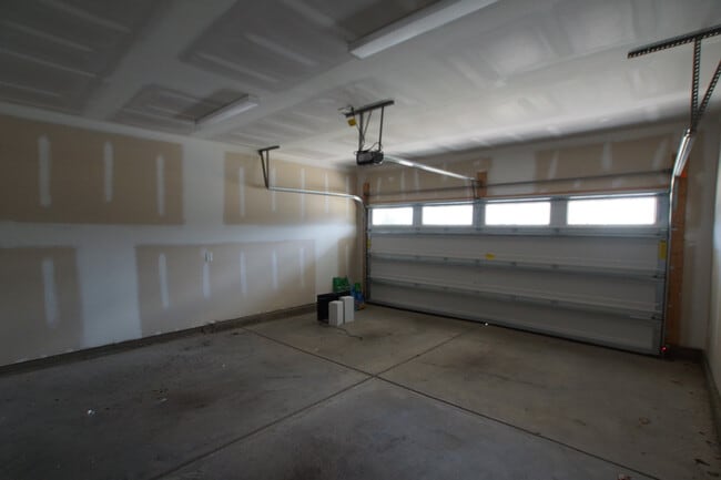 Building Photo - 3027 Dunnock Dr