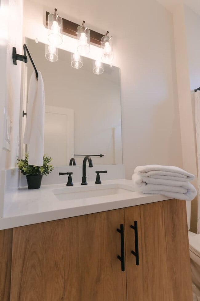 Building Photo - 3505 NE Creston Ave