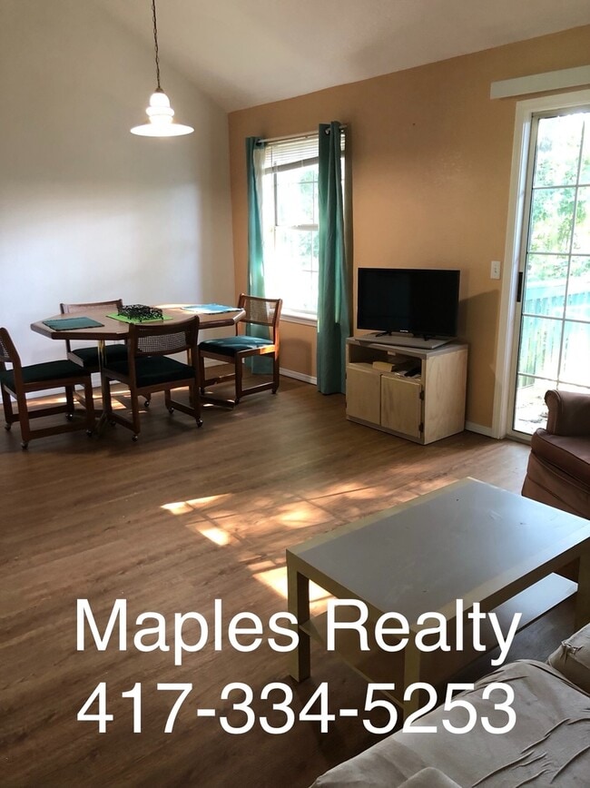 Building Photo - Branson MO 2 bed / 2 bath loft style condo with Lake Taneycomo view!