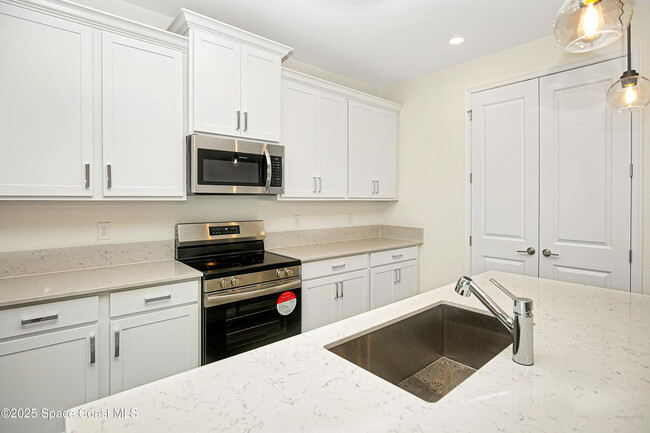 Building Photo - 1832 Marigold Trl NW