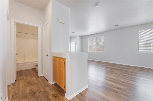 Building Photo - 8729 Shady Pines Dr