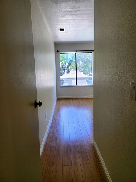 Building Photo - 40425 Chapel Way