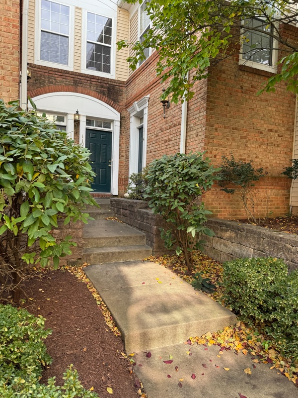 Building Photo - 43935 Hickory Corner Terrace