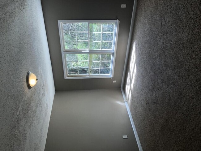 Building Photo - 5140 Highpoint Rd