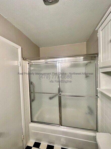 Building Photo - 43 Grisham Dr