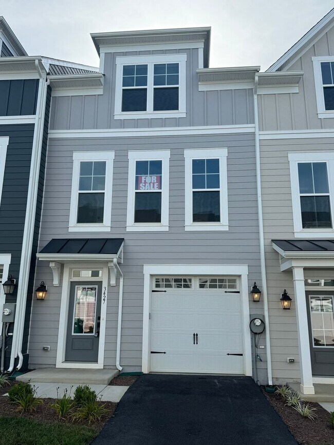 Building Photo - Townhouse for Rent in Preston Lake!