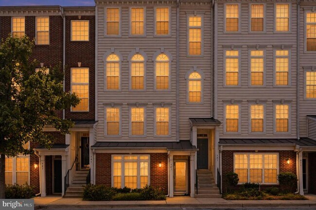 Building Photo - 941 Pine Forest Ln