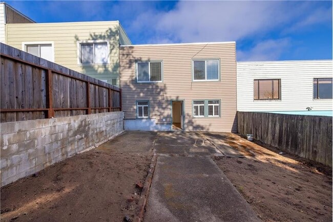 Building Photo - 279 Ramsell St