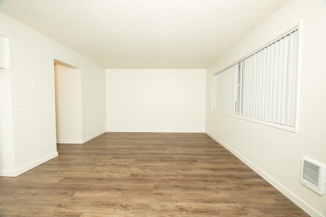 Building Photo - Stylishly Renovated 1 Bedroom in Historic Irvington!