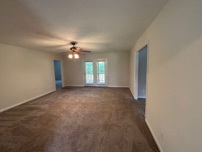 Building Photo - 3BD 2 BA HOME FOR RENT NEXT TO ALGOOD SCHOOLS