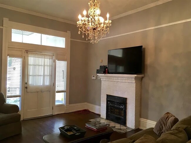Building Photo - 3421 Northview Dr