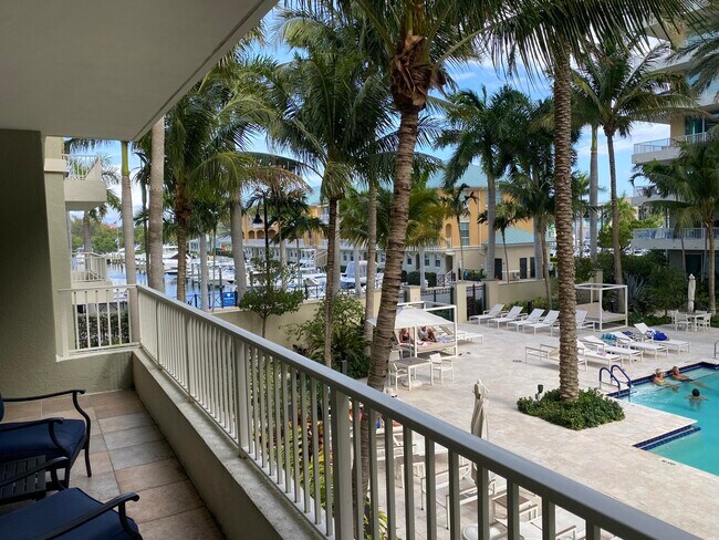 Building Photo - 700 E Boynton Beach Blvd