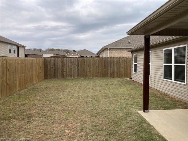 Building Photo - 8004 Dogwood Dr