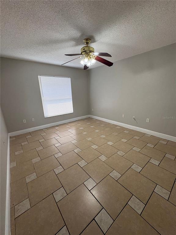 Building Photo - 305 Colonade Ct