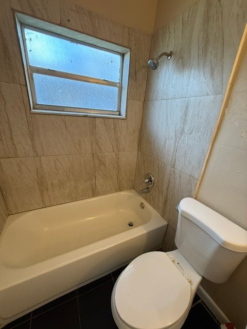 Building Photo - 3907 NW 30th Terrace