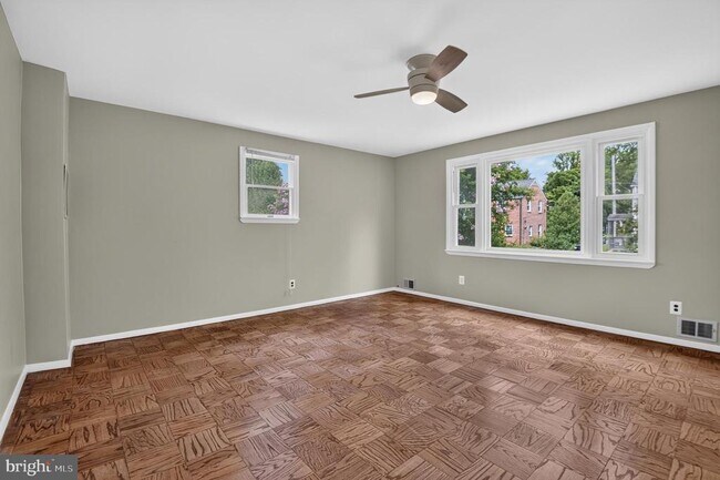 Building Photo - 9315 Linden Ave