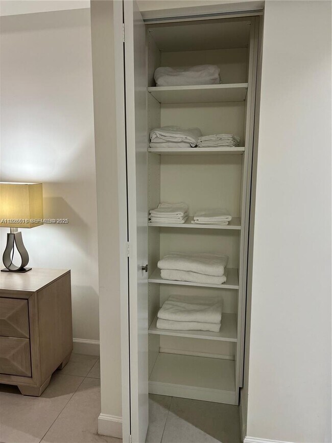 Building Photo - 5350 NW 84th Ave