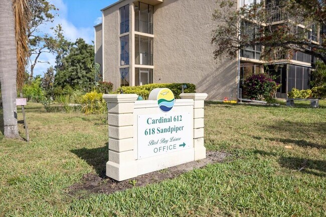 Building Photo - 612 Bird Bay Dr S