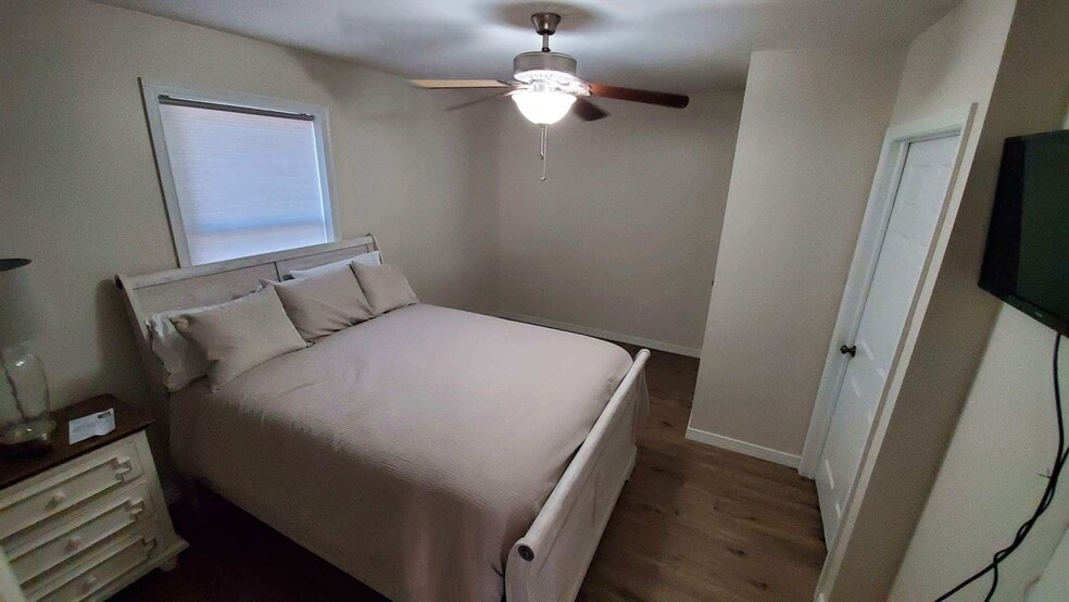 Building Photo - 243 York Rd