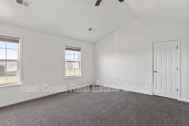 Building Photo - 116 Celadon Dr